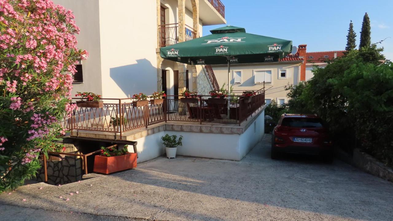 Apartments Kamelija Malinska Exteriér fotografie